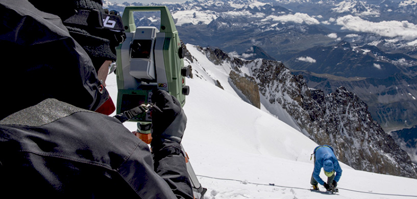 Surveyors with the MS60 MultiStation measuring the ice cap of the Mont Blanc.
